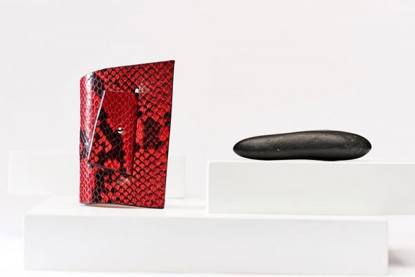 CUFF WHIT SLIT Red Snake